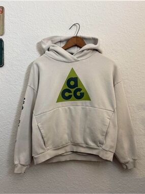 Nike ACG Hoodie women’s Large